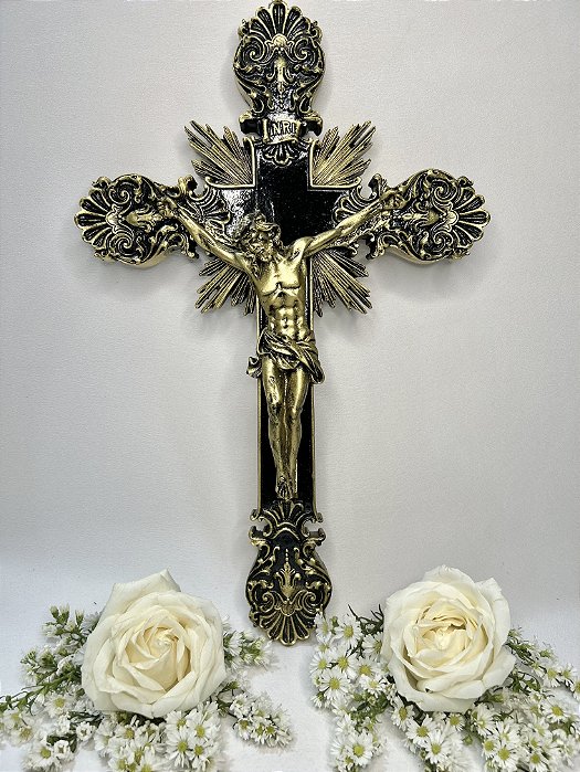 Cruz de Parede em resina (37,5cm)