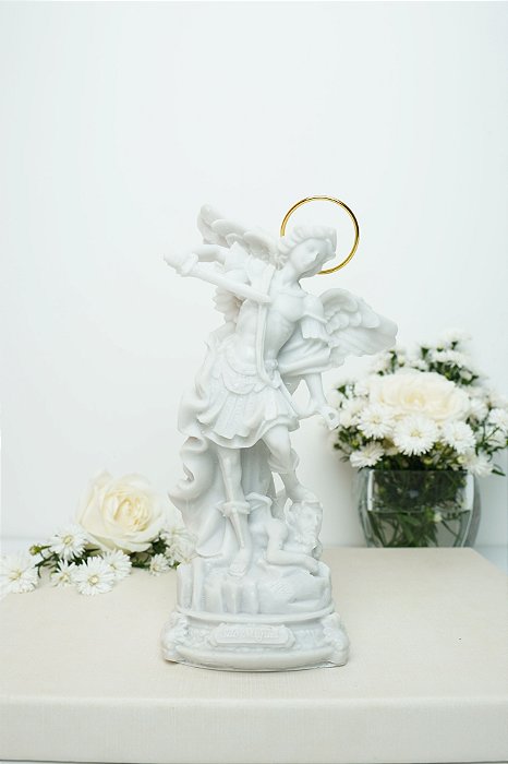 São Miguel Arcanjo - Resina branca 15 cm
