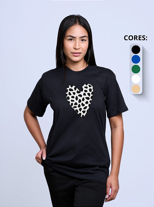 T-shirt Oversized Feminina "Coração Animal Print"