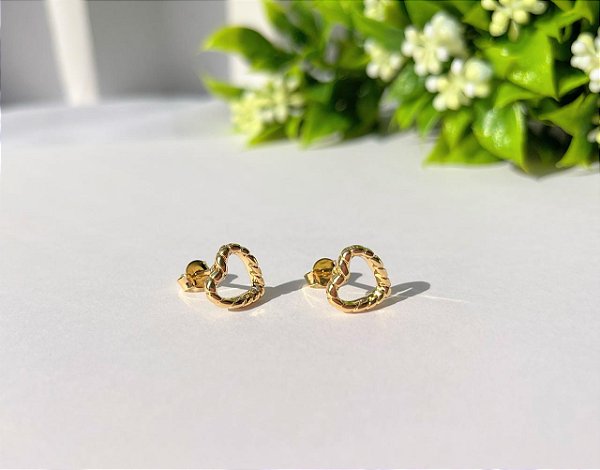 Brinco coração fio torcido