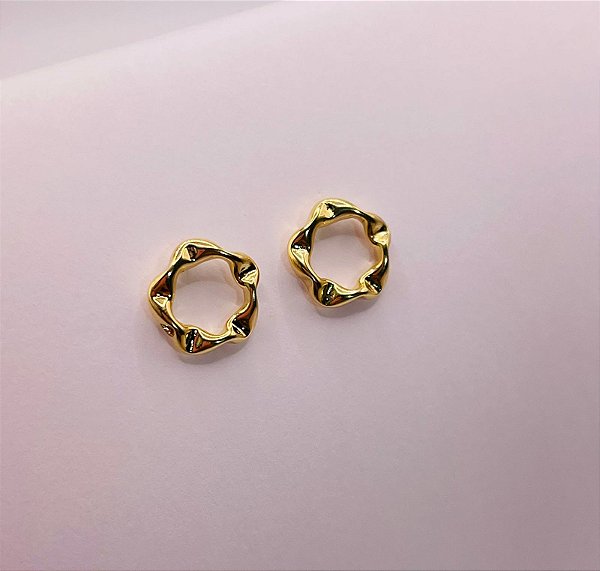 Brinco redondo ondulado