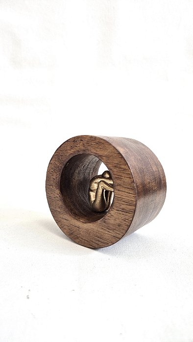 não me encaixo, ocupo | escultura