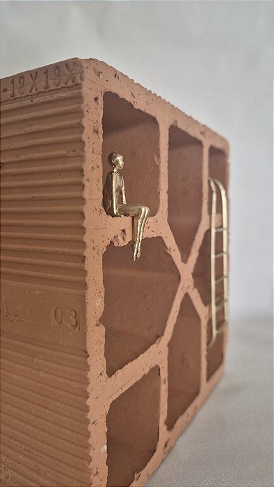 ser passagem | habitar o intervalo | obra em série, com tiragem
