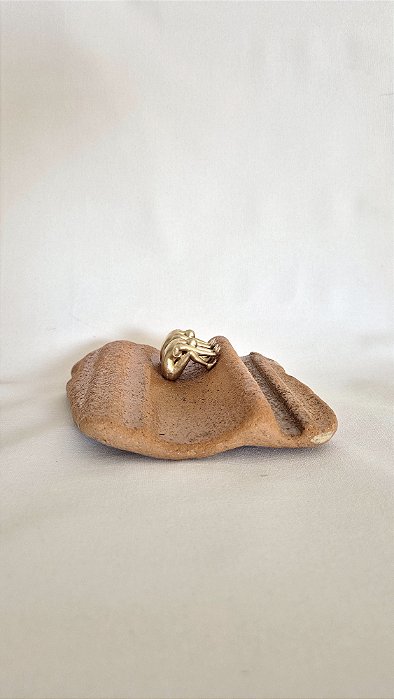 nossos empurrões despertam caminhos | obra única | telha, teto, afeto