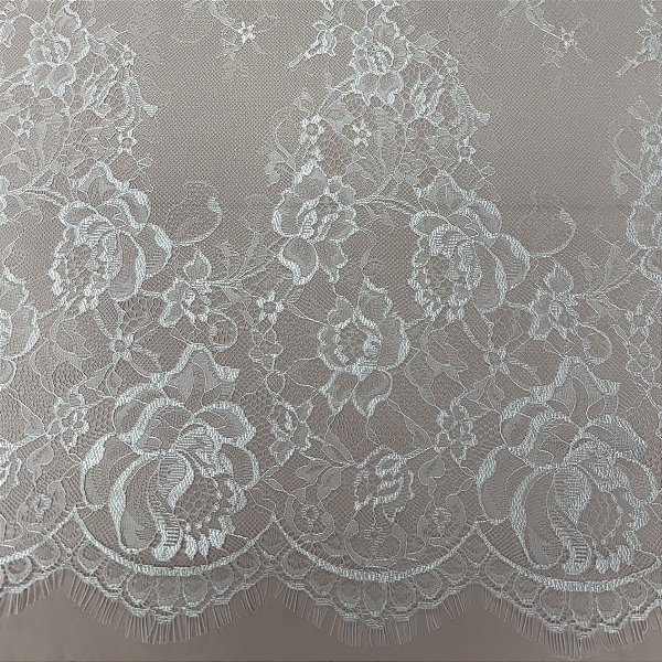 Renda Chantilly 40004 Branca - valor referente peça de 3 metros