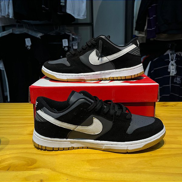 NIKE DUNK LOW GRAFITE