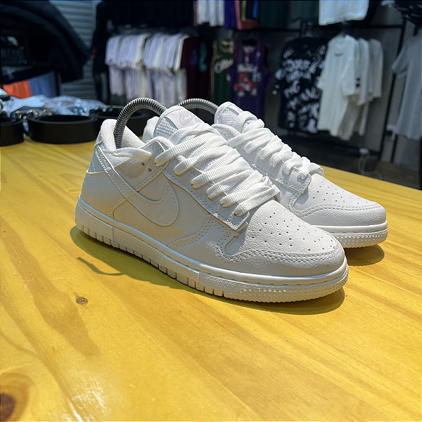 DUNK SB LOW NIKE WHITE