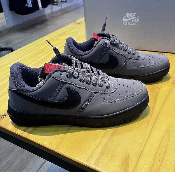 NIKE AIR FORCE 1 - CINZA CHUMBO