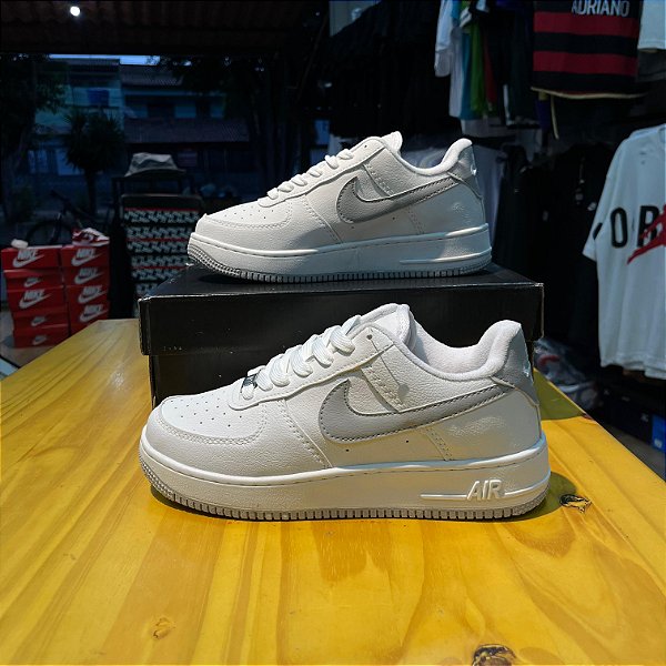 NIKE AIR FORCE 1 - BRANCO E CINZA