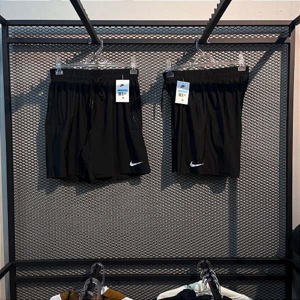 BERMUDA ESPORTIVA TÉRMICA DRI-FIT NIKE UV