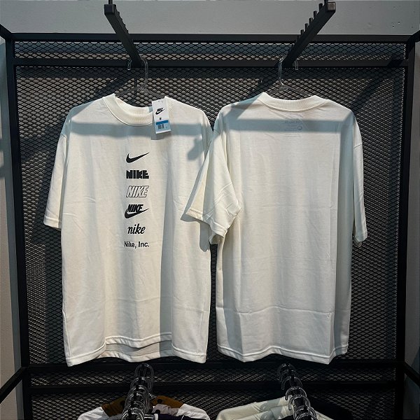 CAMISETA OVERSIZED NIKE INC.