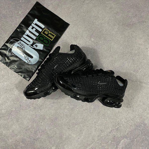 TÊNIS TN 7 TRIPLE BLACK