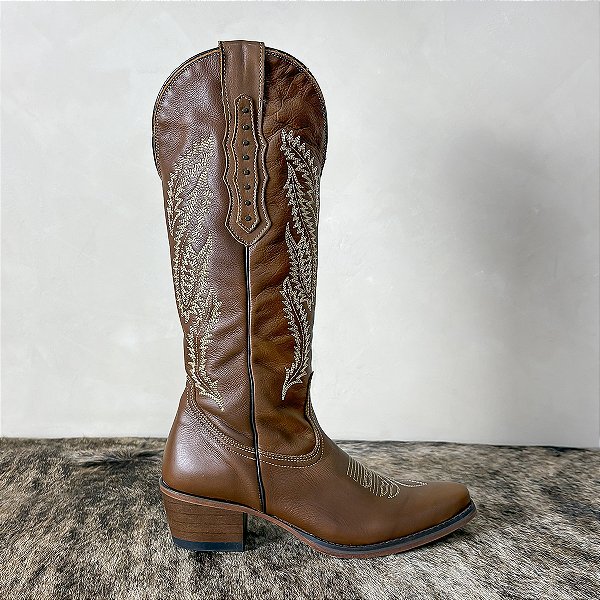 Bota Texana Feminina Couro Bico Fino Cano Baixo Salto Grosso