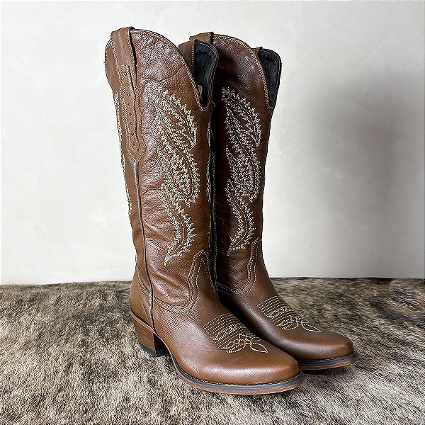 Bota Texana Feminina Couro Bico Fino Cano Baixo Salto Grosso
