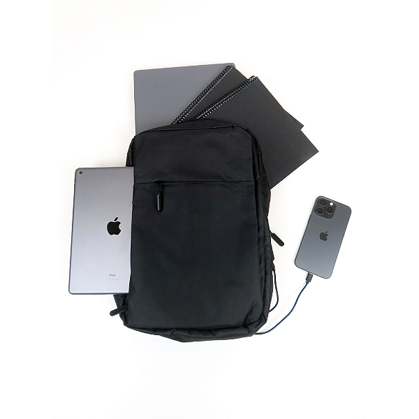 Mochila para notebook de até 15,6 com entrada para powerbank