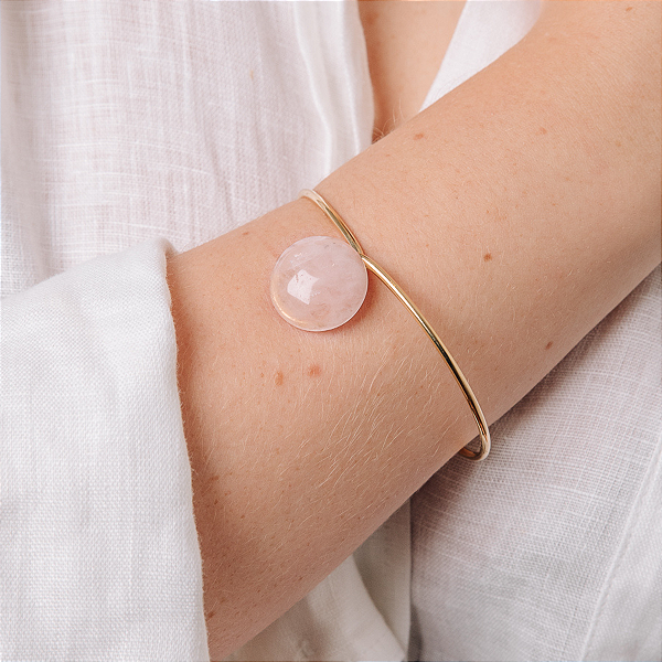 Bracelete Quartzo Rosa com Base Banhado a Ouro