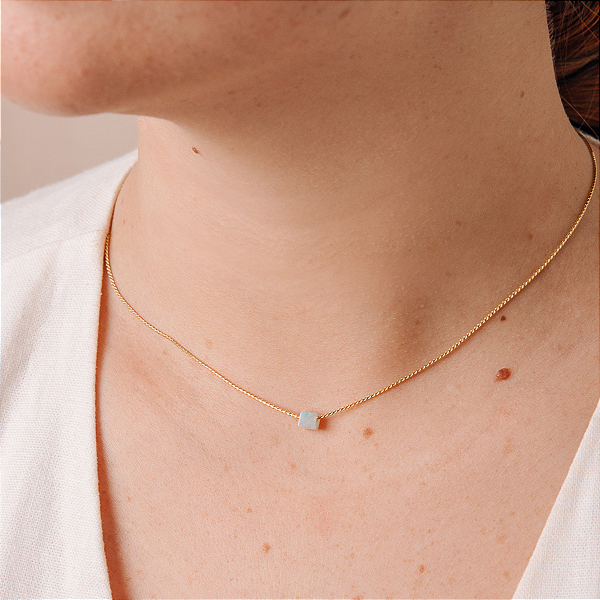 Colar Amazonita Cubo com Corrente Banhada a Ouro