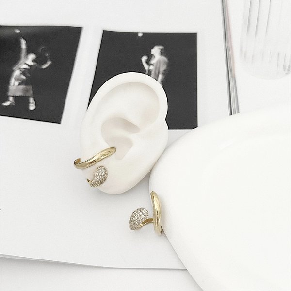 Brinco Ear Hook com zircônias