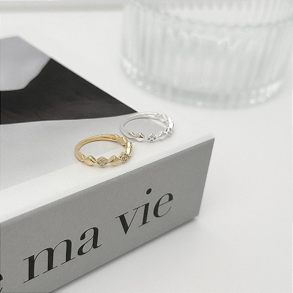 Anel minimalista com zircônia