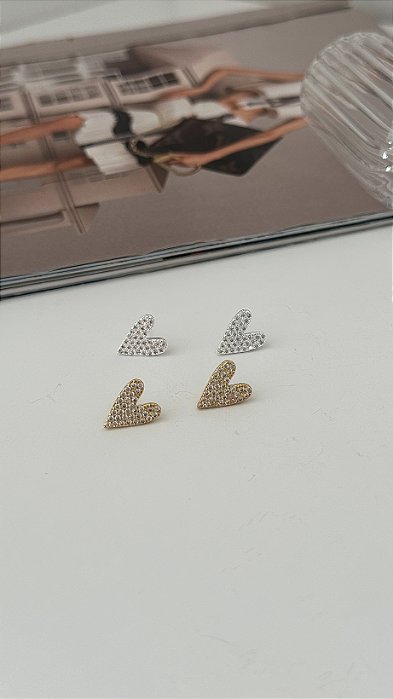 Brinco de coração cravejado