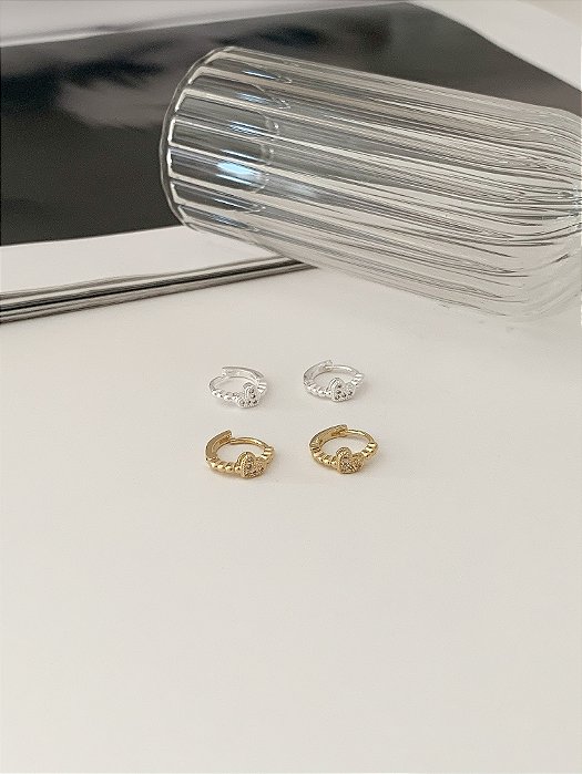 Mini argola de coração com zircônia