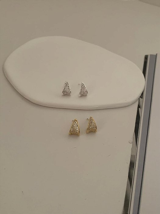 Brinco estilo V em zircônia