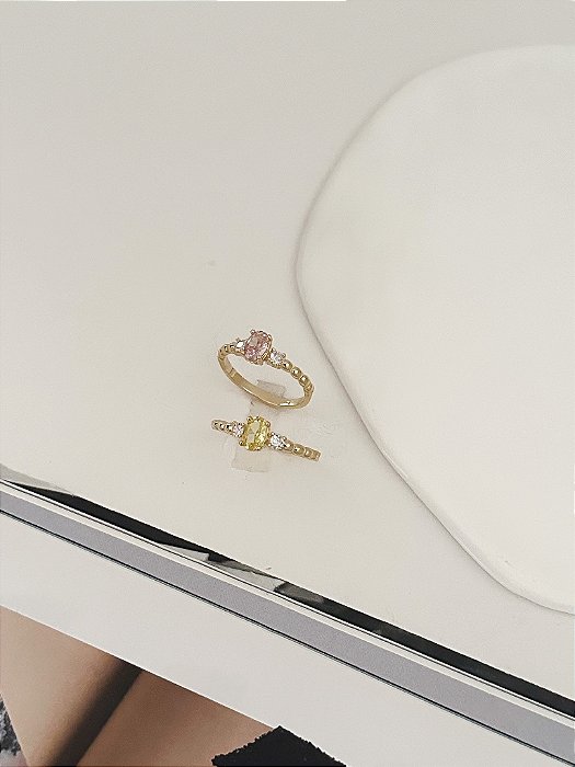 Anel solitário oval