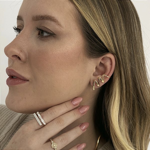 Brinco earcuff ondulado