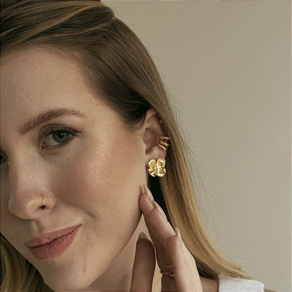 Brinco Flor com Centro em Zircônias