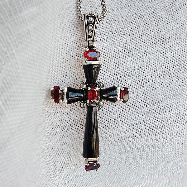Pingente Premium Crucifixo Ônix e Rubelita - Prata