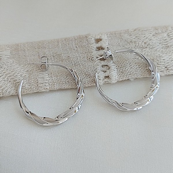 Brinco Argola Torcida Lisa Ouro Branco 35mm - Semijoia