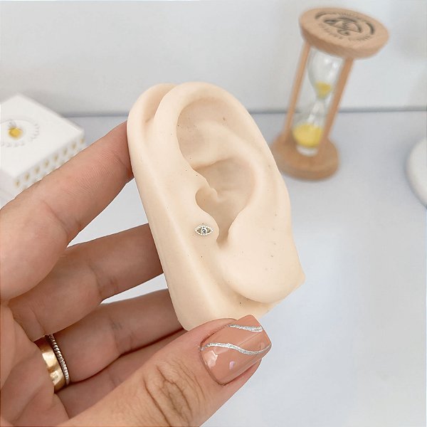 Piercing Olho Grego com Zircônia