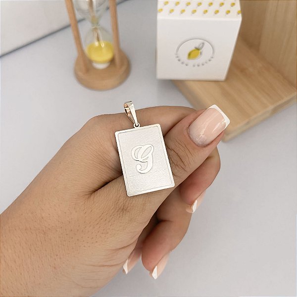 Pingente Letra Placa