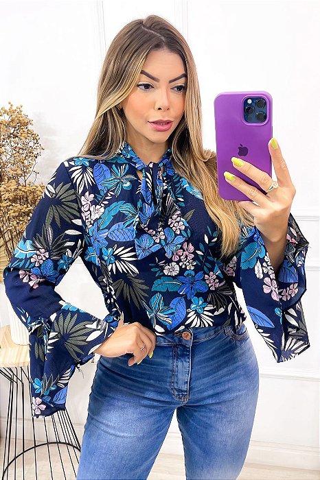 Blusa Crepe Manga Longa com Detalhe de Amarração