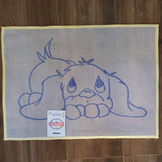 Cachorrinho deitado fofo 90/70 talagarça desenhada