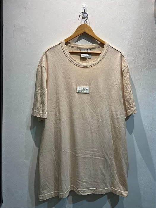 CAMISETA ADIDAS SILICON BADGE CREME