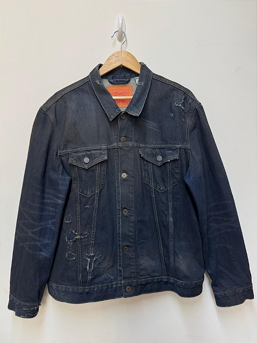 JAQUETA LEVIS SLIM FIT DISTRESSED TRUCKER