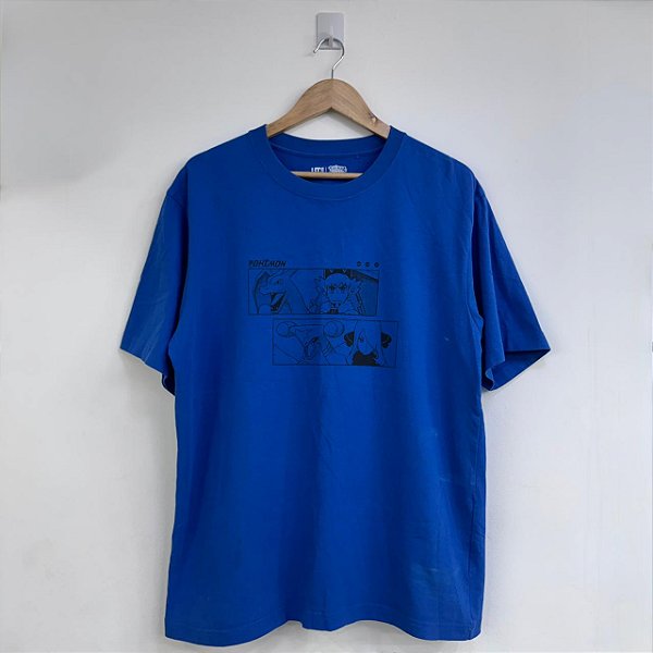 CAMISETA UNIQLO POKEMON MASTERS TRAINERS AZUL
