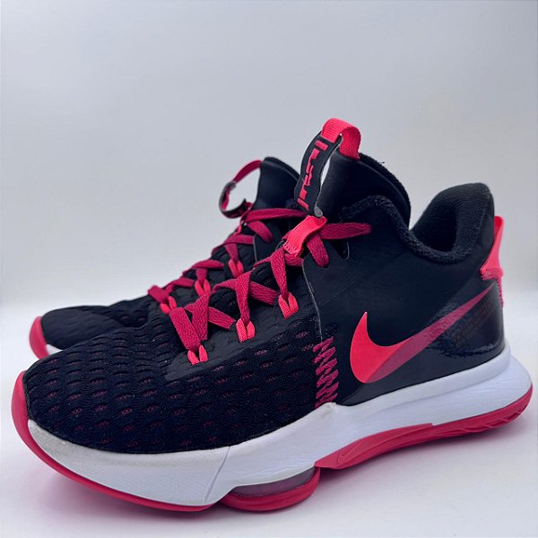 LEBRON WITNESS 5