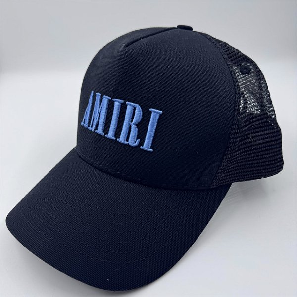 BONÉ AMIRI CORE LOGO TRUCKER BLACK DUSTY BLUE