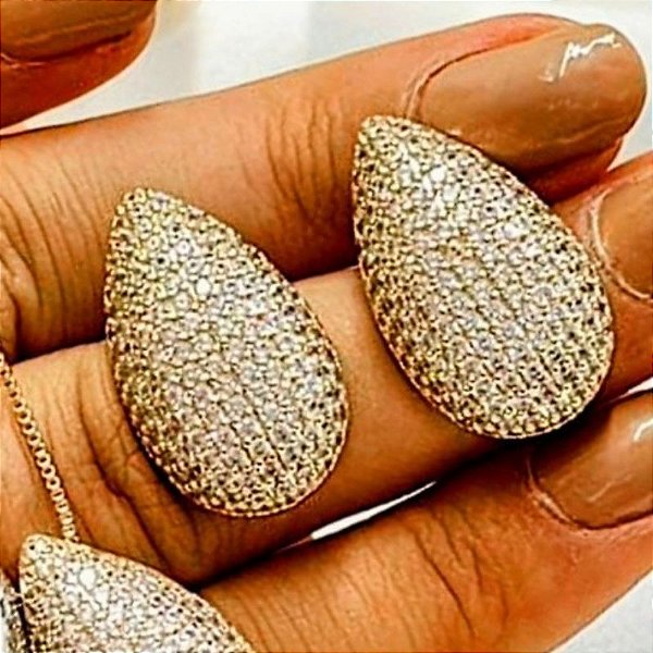 BRINCO GOTA LUXO CRAVEJADO DE ZIRCONIAS FIXO COM PINO TARRACHA ESPECIAL BANHO ROSÊ, 18K