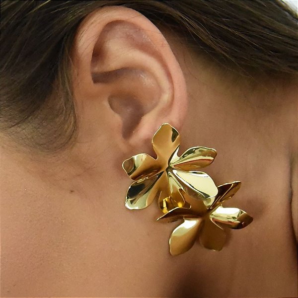 BRINCO FLORAL ORGANICO PETALAS FIXO COM PINO E TARRACHA, AXL 60mm X 38mm LUXO 18K