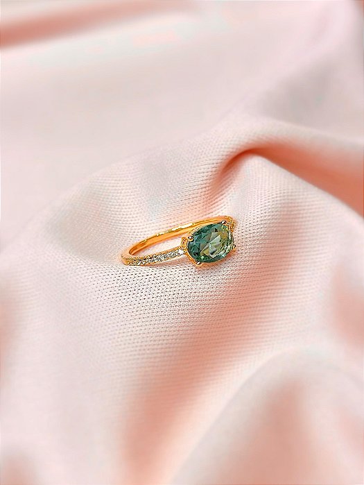 ANEL COM ZIRCÔNIA E OVAL AQUAMARINE