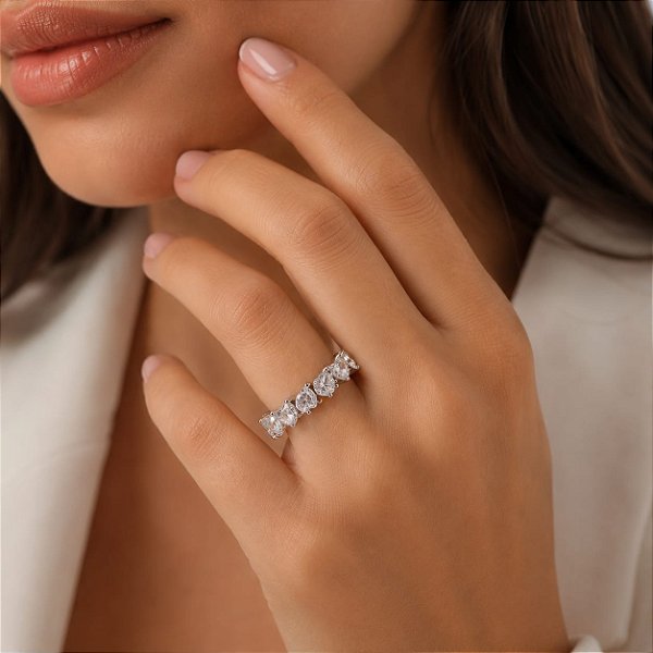 ANEL MEIA ALIANÇA PRATA  COM ZIRCONIAS CORAÇÃO 3MM