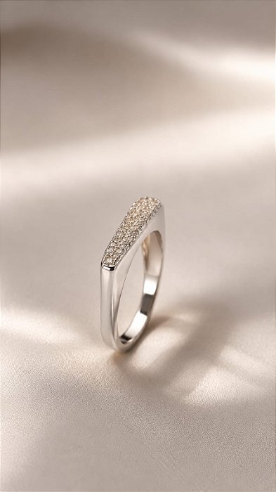 APARADOR CRAVEJADO DE ZIRCONIA N21