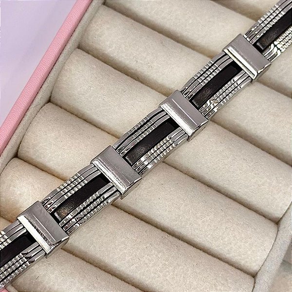 BRACELETE MASCULINO XADREZ AÇO E DETALHE CENTRAL E