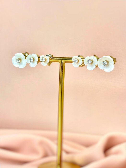 Brinco - TRIO DE BRINCOS PONTO DE LUZ COM FLOR REMOVÍVEL