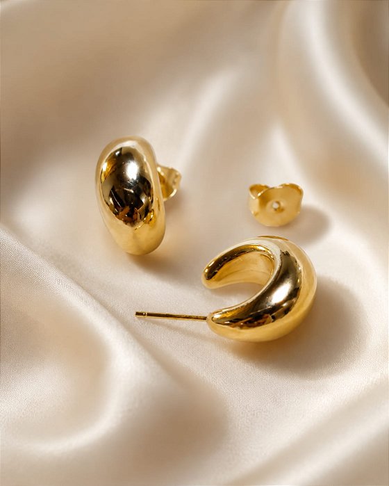 BRINCO MEIA ARGOLA TIPO GOTA FECHADA DIAMETR 15MM