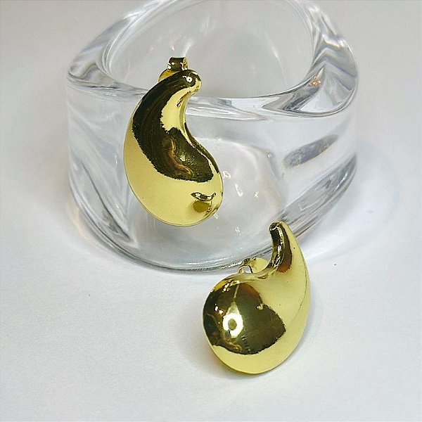 BRINCO GOTA CURVA, ESTILO ORGANICA, POLIDA 18K