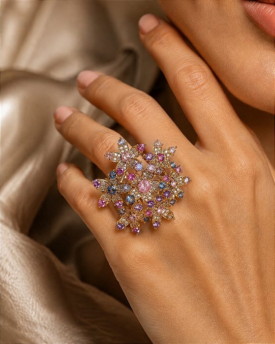 ANEL LUXO FLORES CRAVEJADAS EM ZIRCÔNIA COLORIDA
